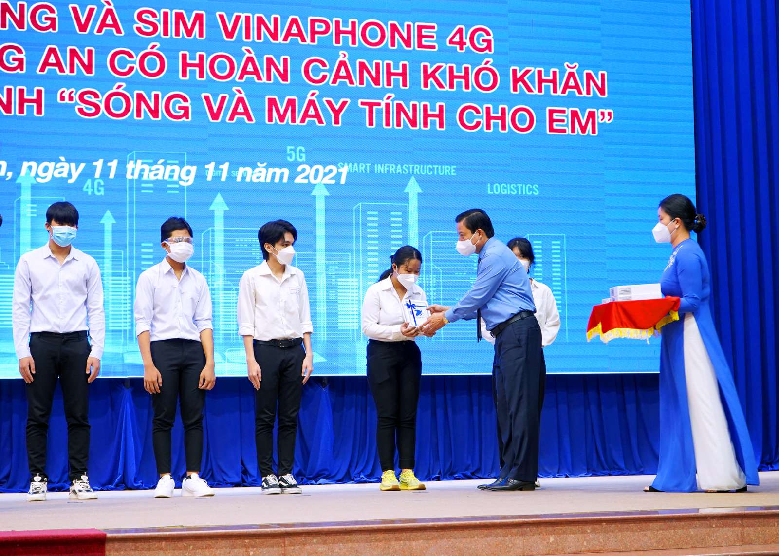 Với “Sóng và máy tính cho em”, đã không học sinh nào “bị bỏ lại phía sau”